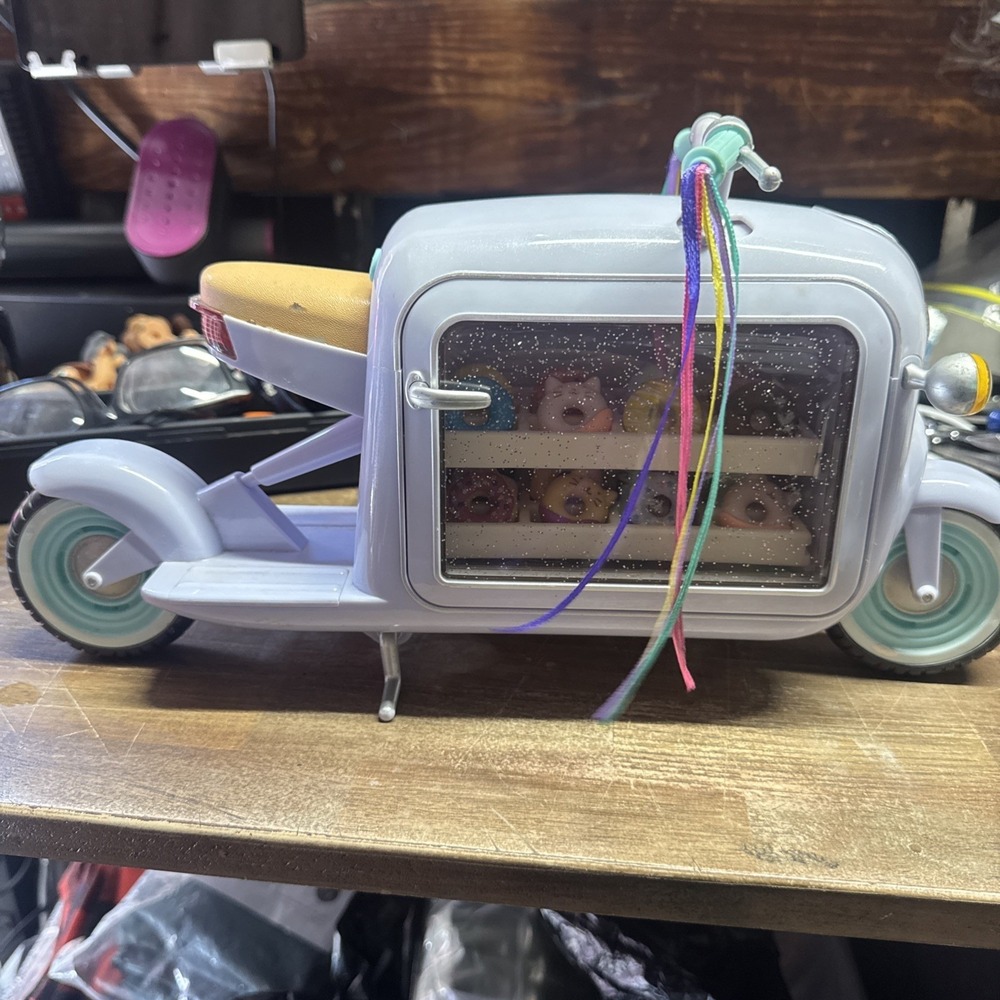 Glitter Girls Donut Delivery Scooter